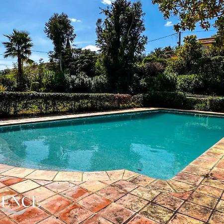 Villa Maison 2 Pièces Avec Piscine Au Rayol-canadel